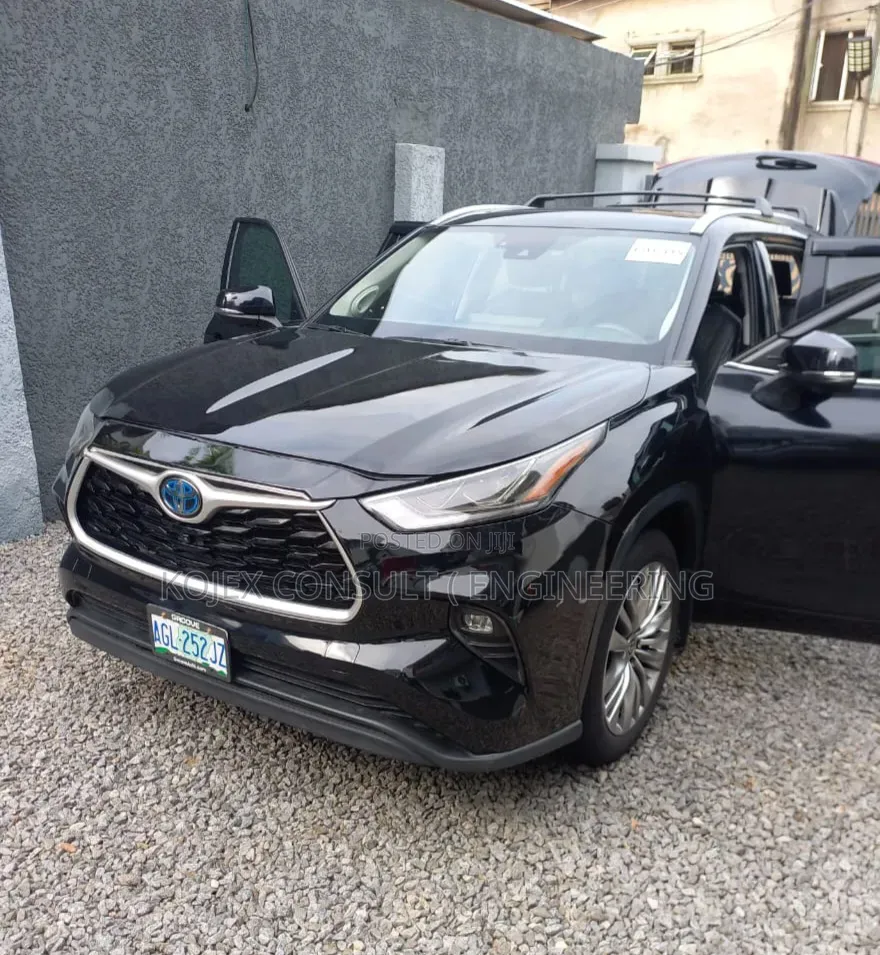 Toyota Highlander Platinum AWD 2024 Black