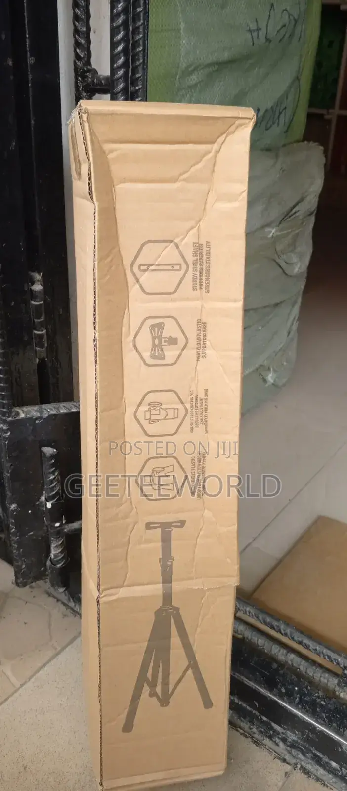 Zealot Speakers Stand