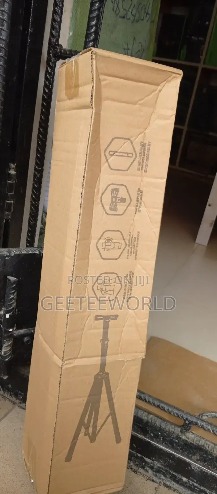 Zealot Speakers Stand