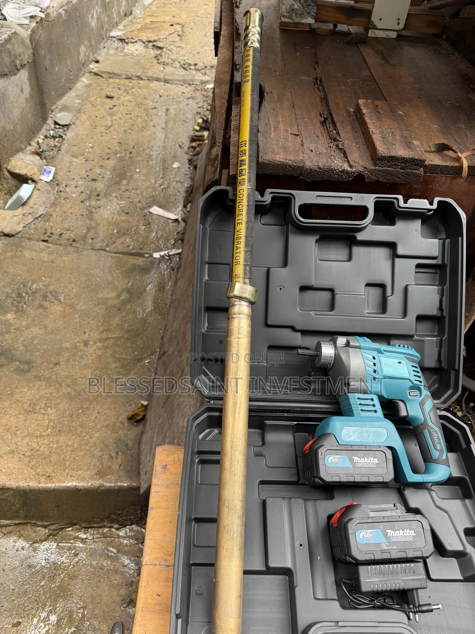 Makita Cordless Concrete Vibrator 118volts