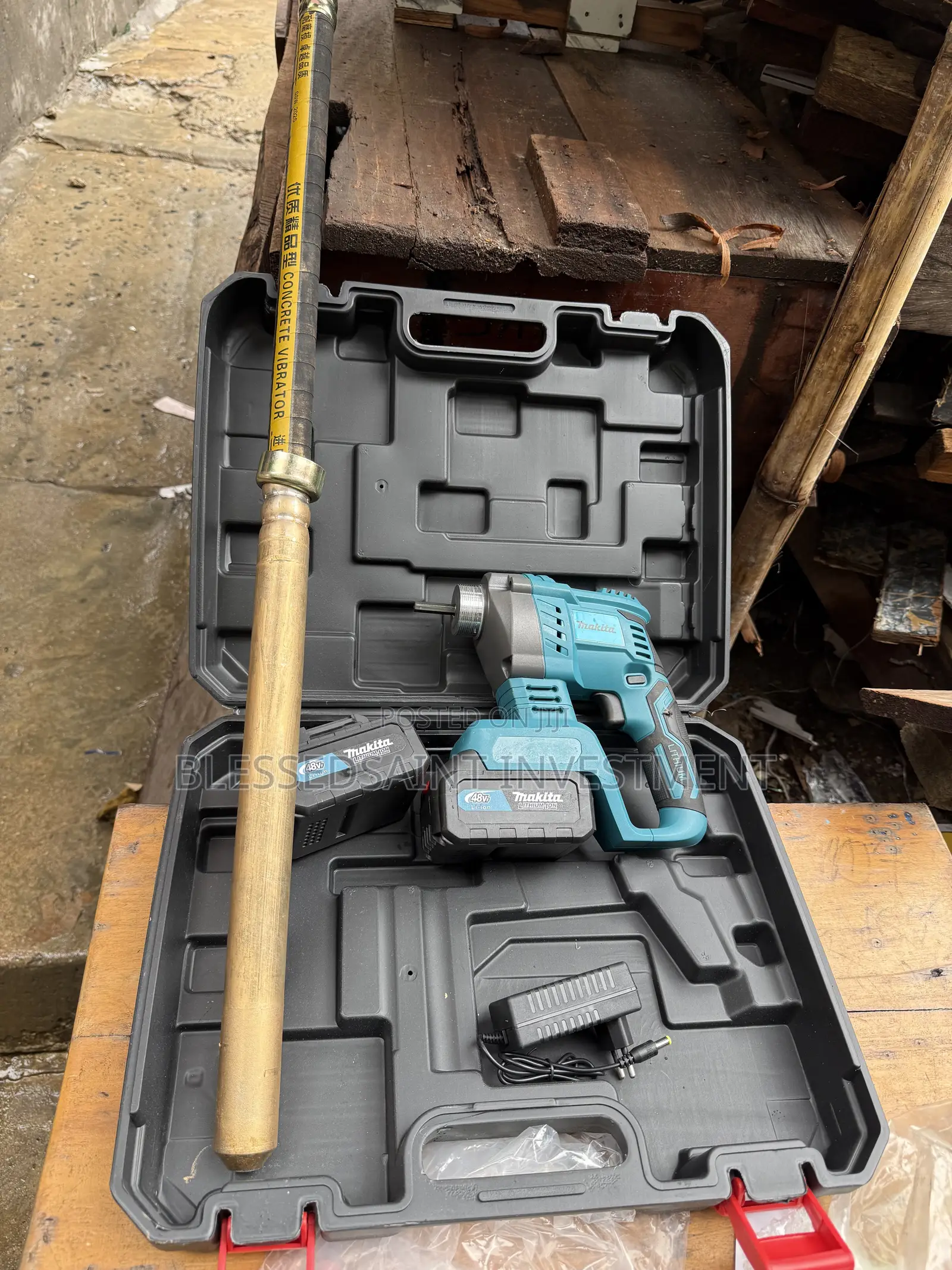 Makita Cordless Concrete Vibrator 118volts