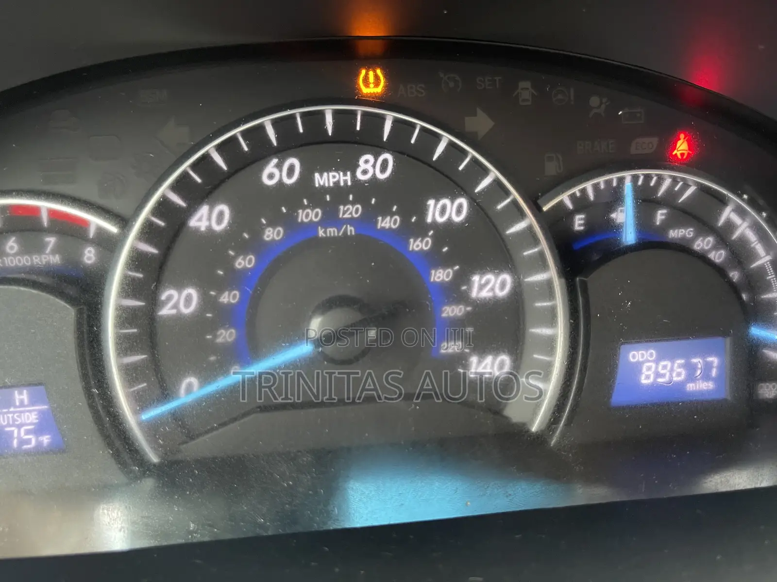 Toyota Camry XLE 4dr Sedan (2.5L 4cyl 6A) 2012 Gold