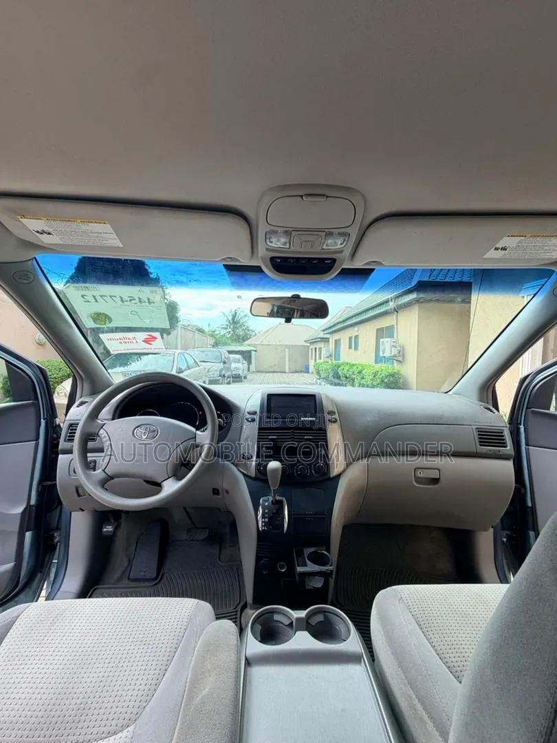 Toyota Sienna LE 2008 Gray