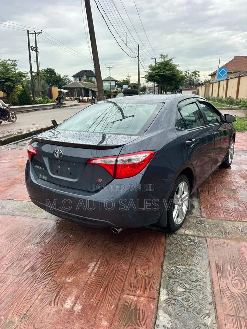Toyota Corolla S 4dr Sedan (1.8L 4cyl CVT) 2016 Gray