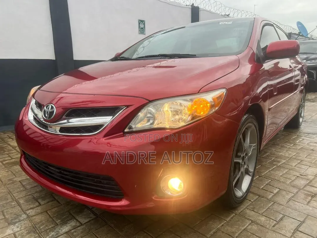 Toyota Corolla L 4dr Sedan (1.8L 4cyl 5M) 2013 Red