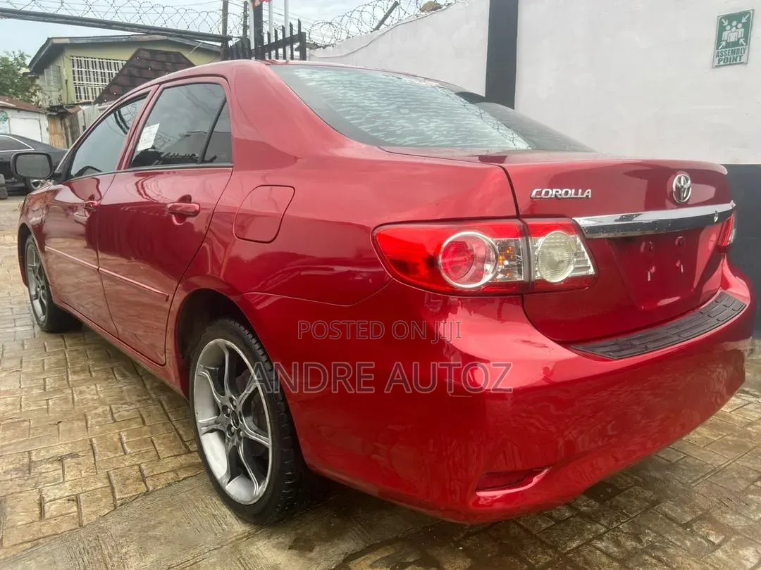 Toyota Corolla L 4dr Sedan (1.8L 4cyl 5M) 2013 Red