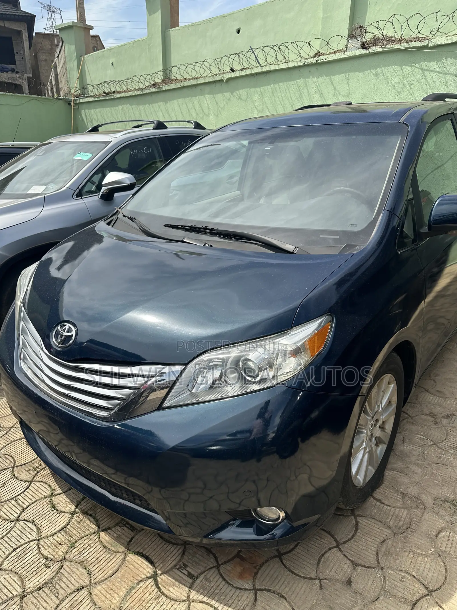 Toyota Sienna Limited 7 Passenger 2012 Blue