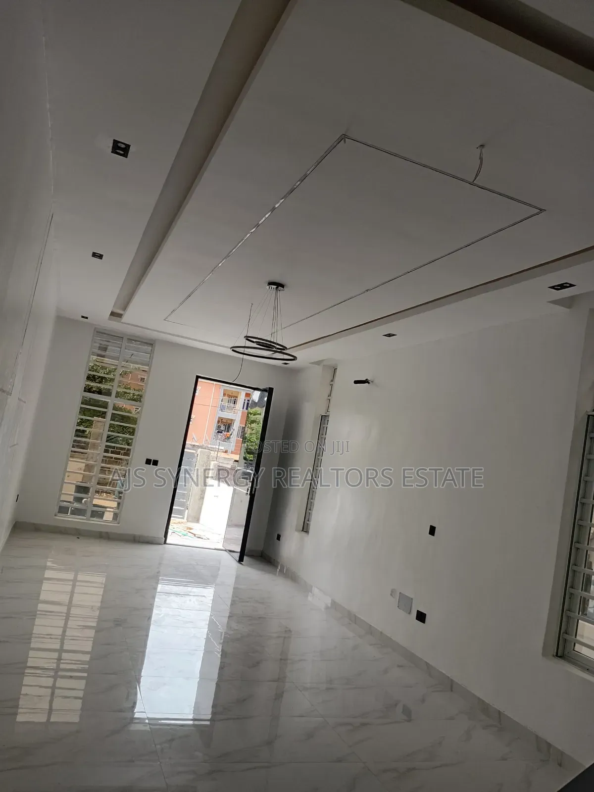 4bdrm Duplex in Value County Estate for sale