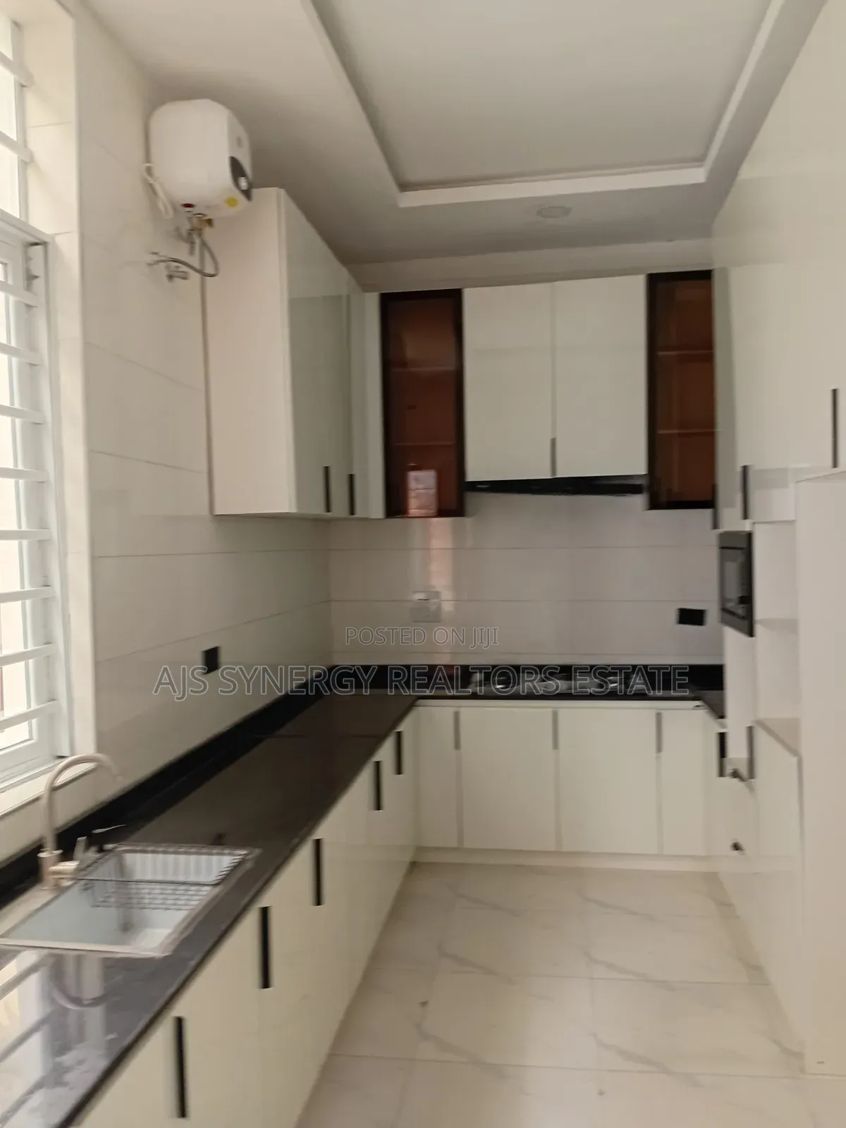 4bdrm Duplex in Value County Estate for sale
