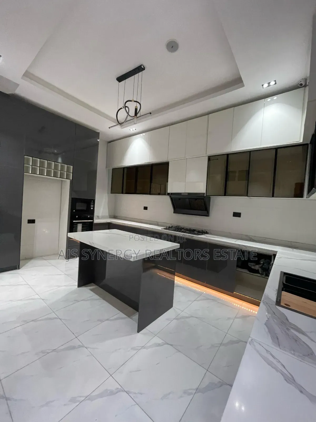 5bdrm Duplex in Oakland Estate, Sangotedo for sale