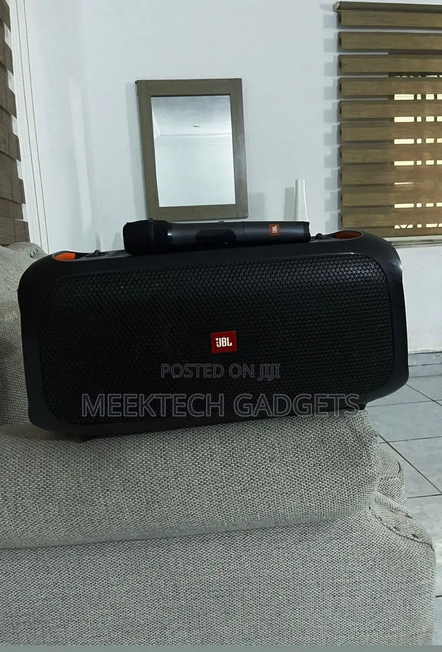 JBL Partybox on the Go