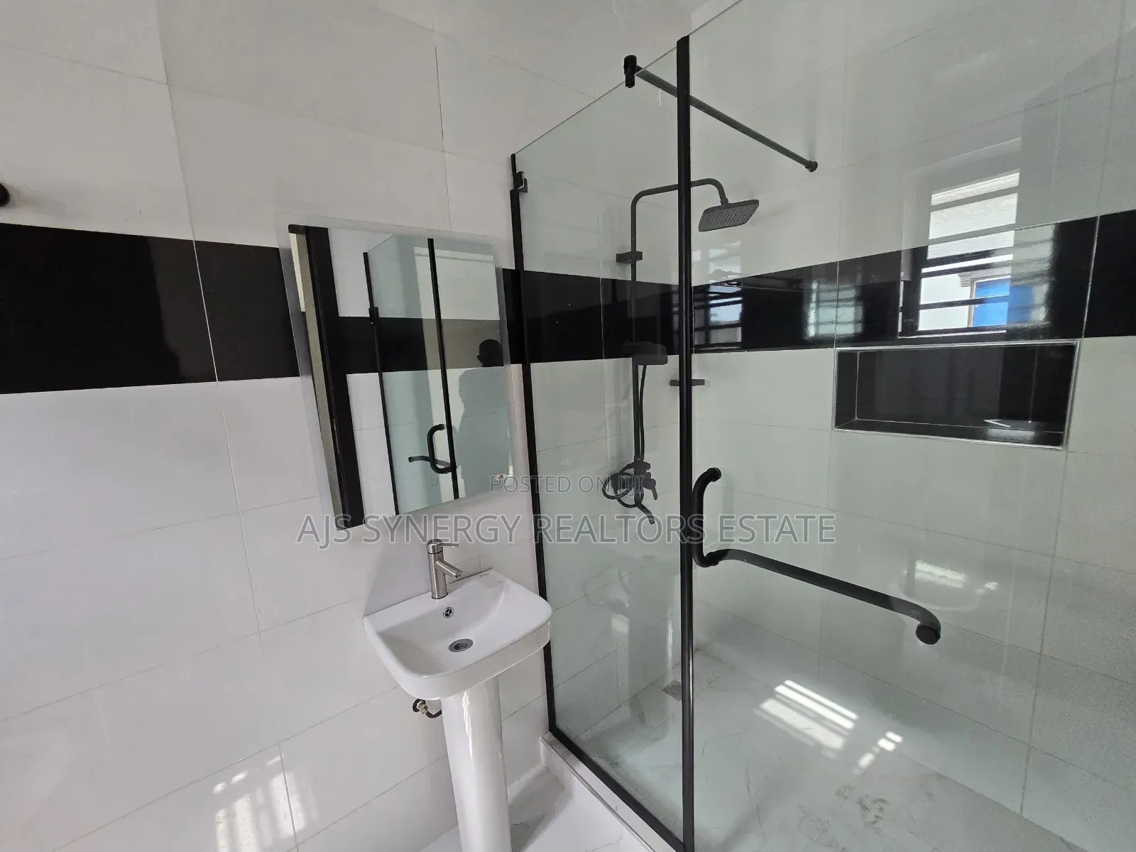 4bdrm Duplex in Sunshine Garden, Sangotedo for sale