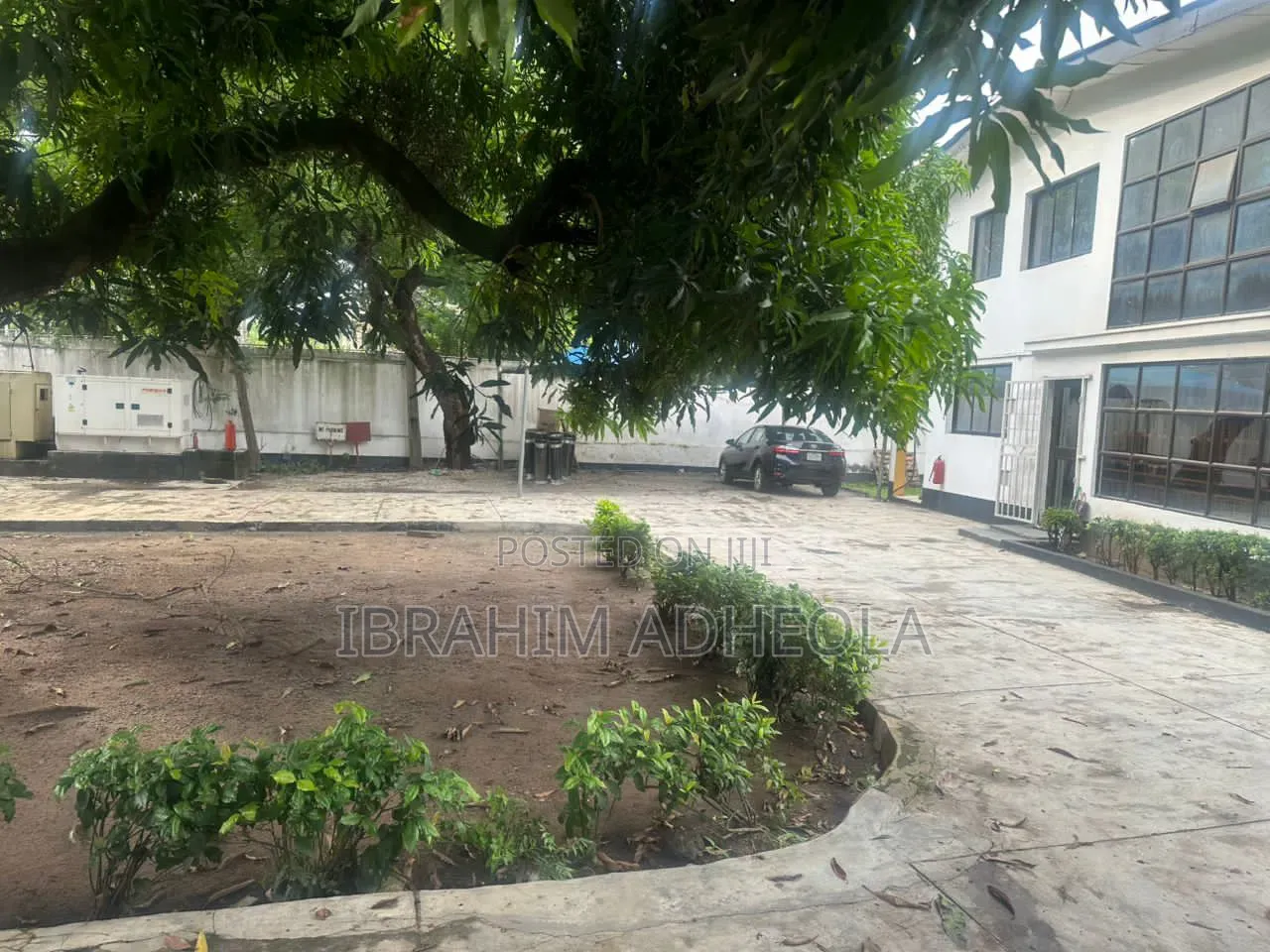 For Sale Land Measuring 1400sqm With a Demolishable Building on It