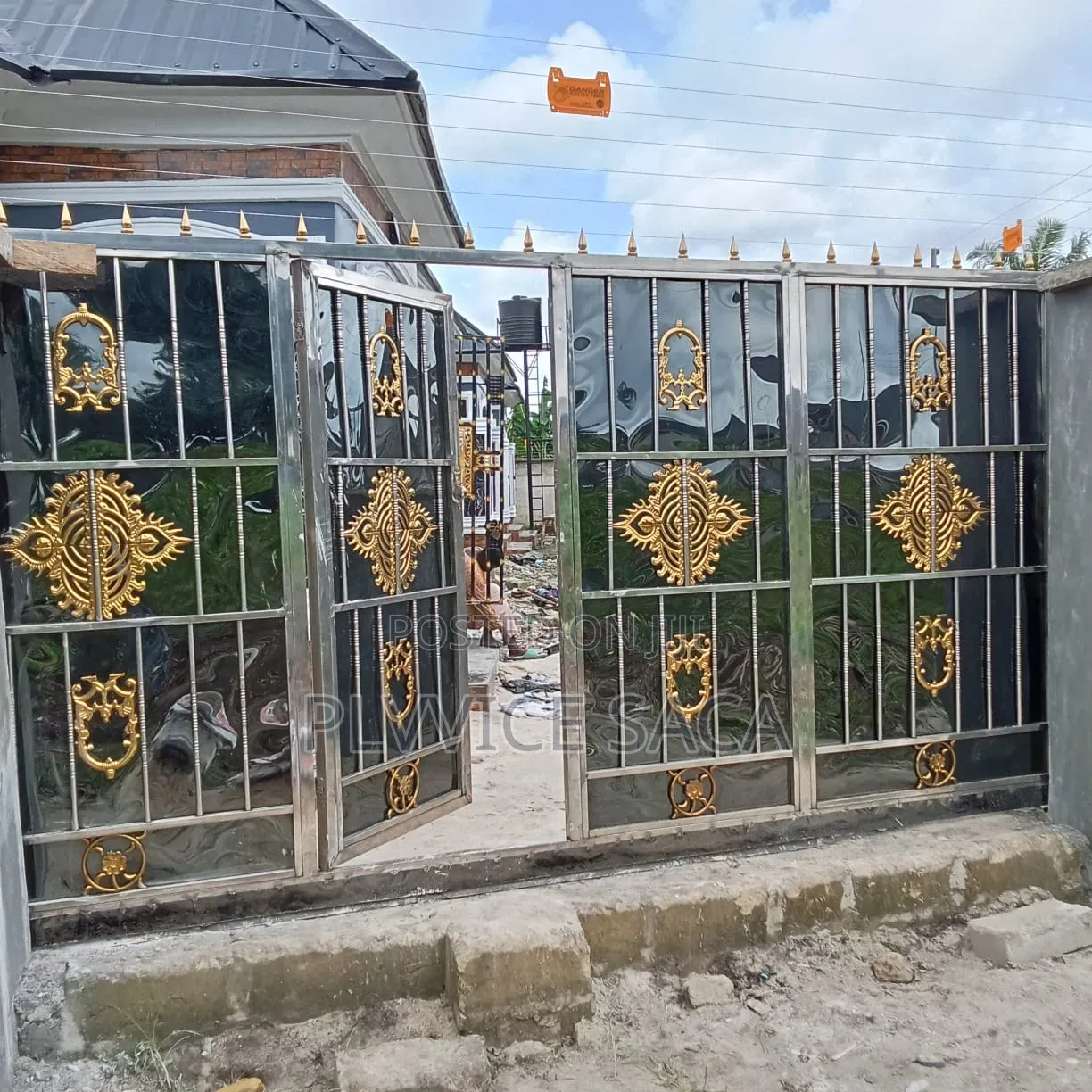 Stainless Steel Gold Flower Gate