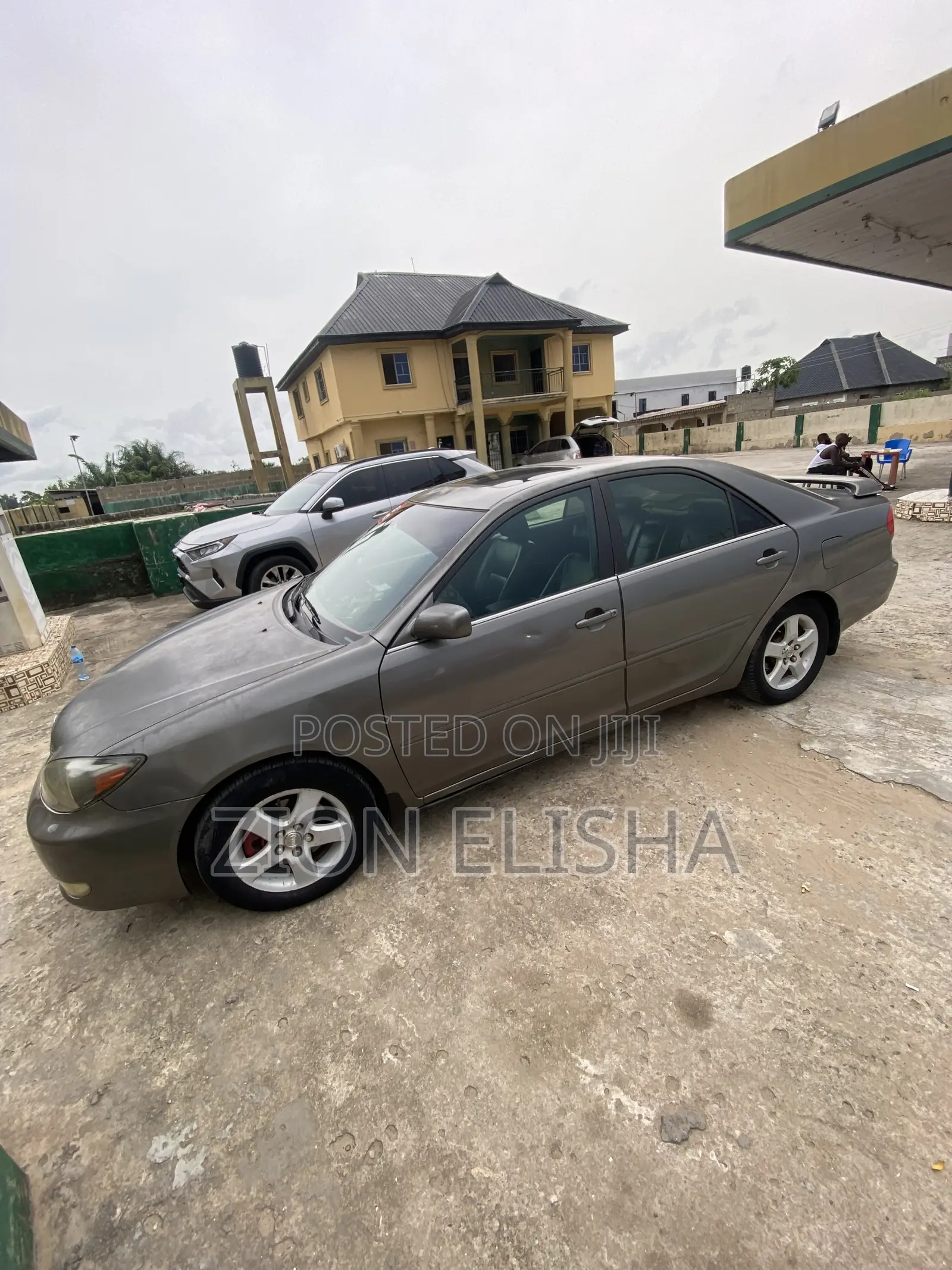 Toyota Camry SE V6 4dr Sedan (3.3L 6cyl 5A) 2005 Gray