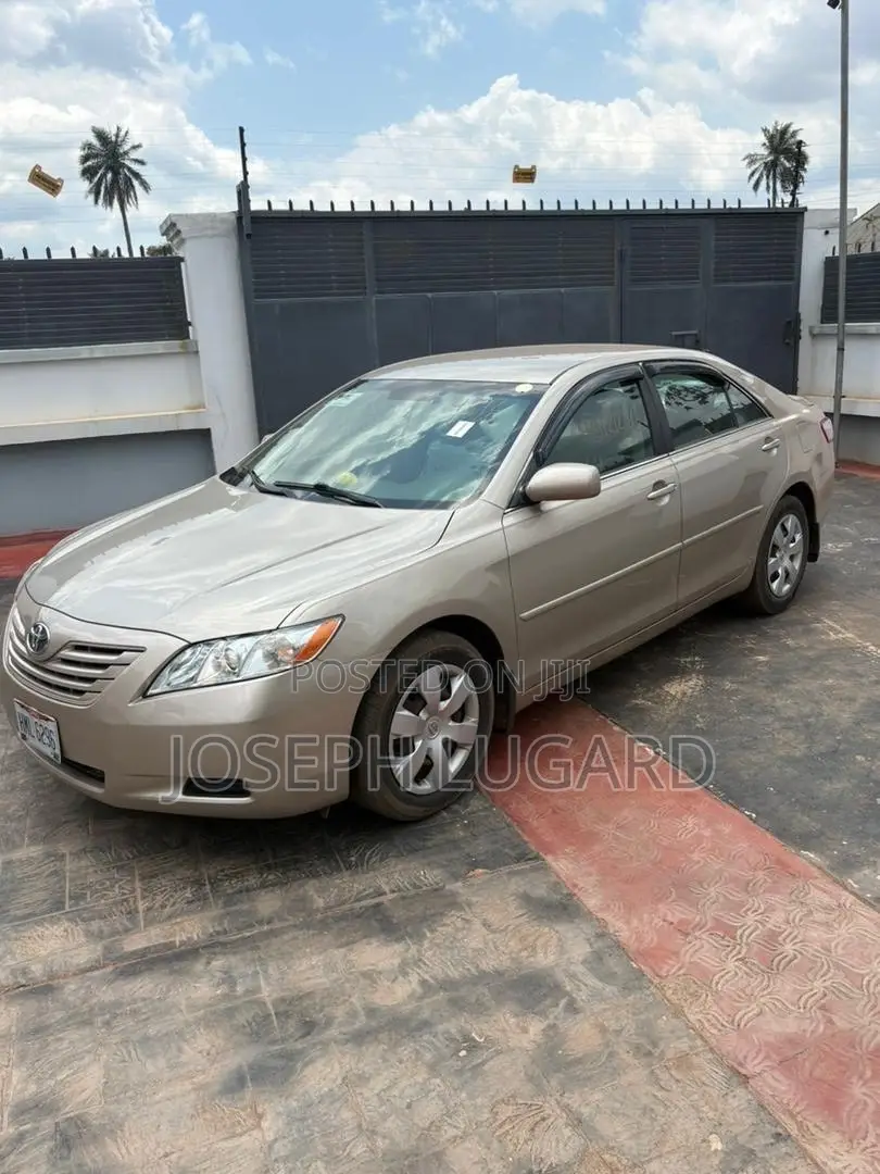 Toyota Camry LE 4dr Sedan (2.4L 4cyl 5A) 2007 Gold