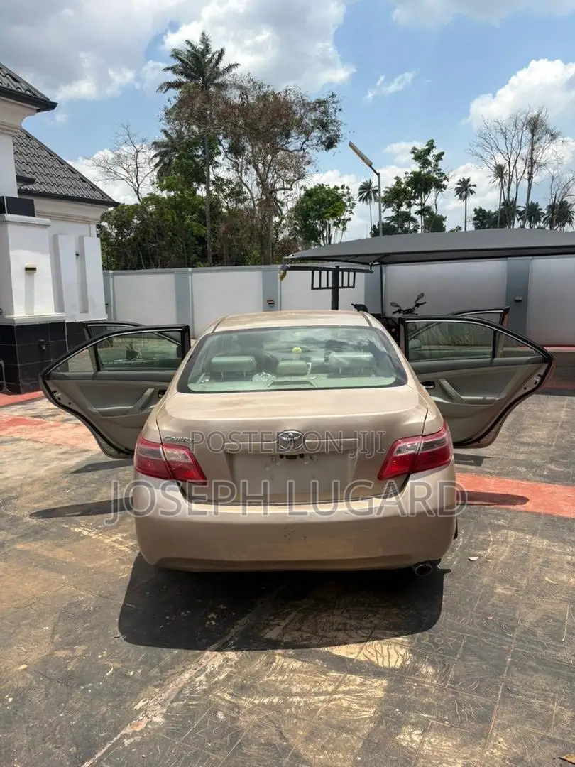 Toyota Camry LE 4dr Sedan (2.4L 4cyl 5A) 2007 Gold