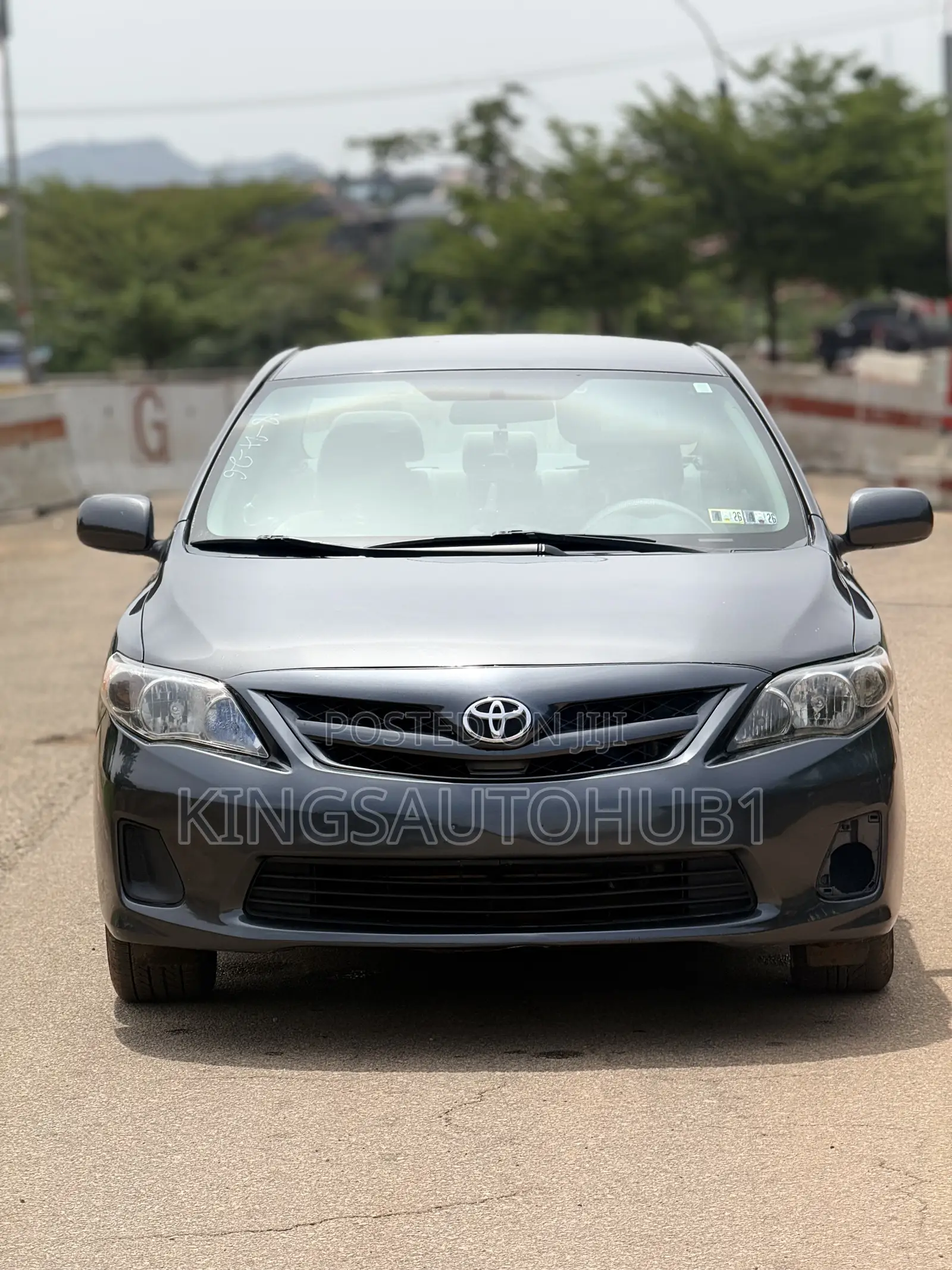 Toyota Corolla LE 4dr Sedan (1.8L 4cyl 4A) 2012 Gray