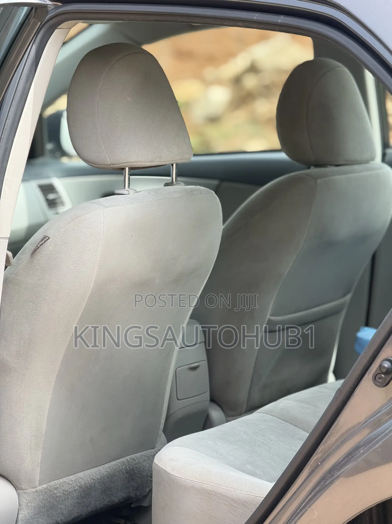 Toyota Corolla LE 4dr Sedan (1.8L 4cyl 4A) 2012 Gray