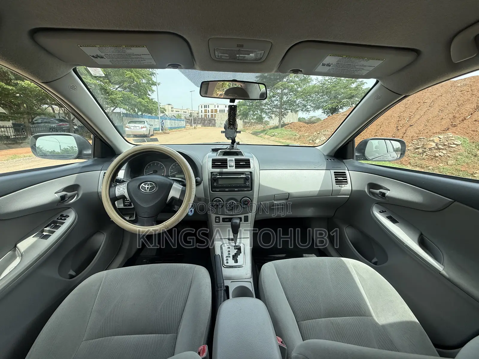 Toyota Corolla LE 4dr Sedan (1.8L 4cyl 4A) 2012 Gray