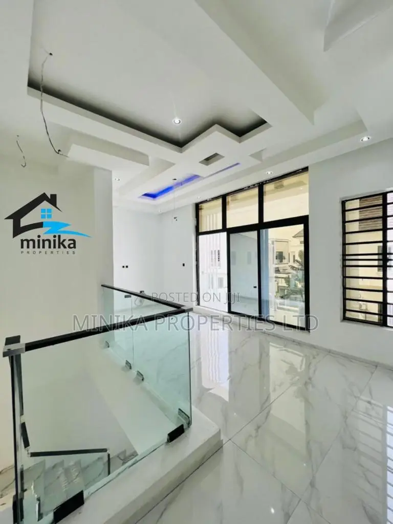 5bdrm Duplex in Royal Pine Estate, Lekki for rent