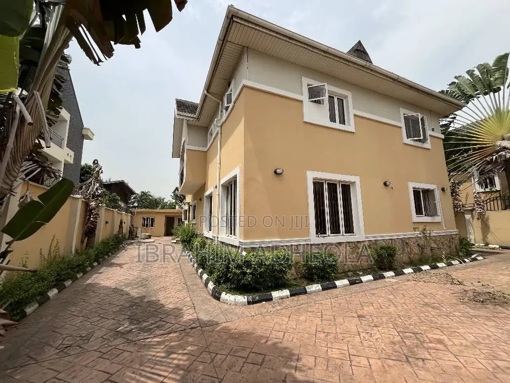 5bdrm Duplex in Banana Island for rent