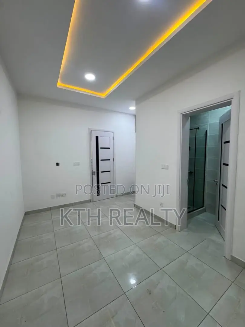 3bdrm Apartment in Lekkii for sale