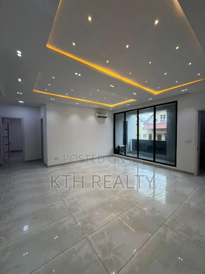 3bdrm Apartment in Lekkii for sale