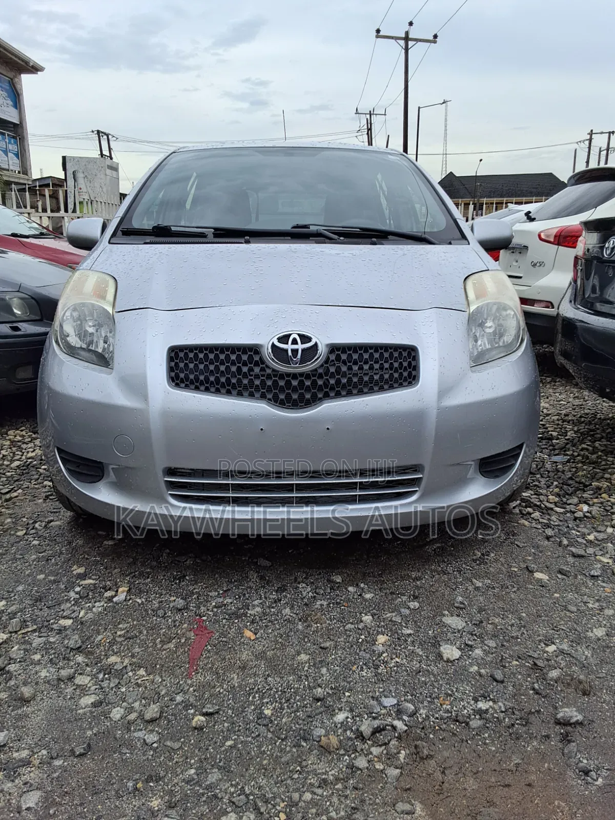 Toyota Yaris Base Hatchback 5dr 2010 Silver