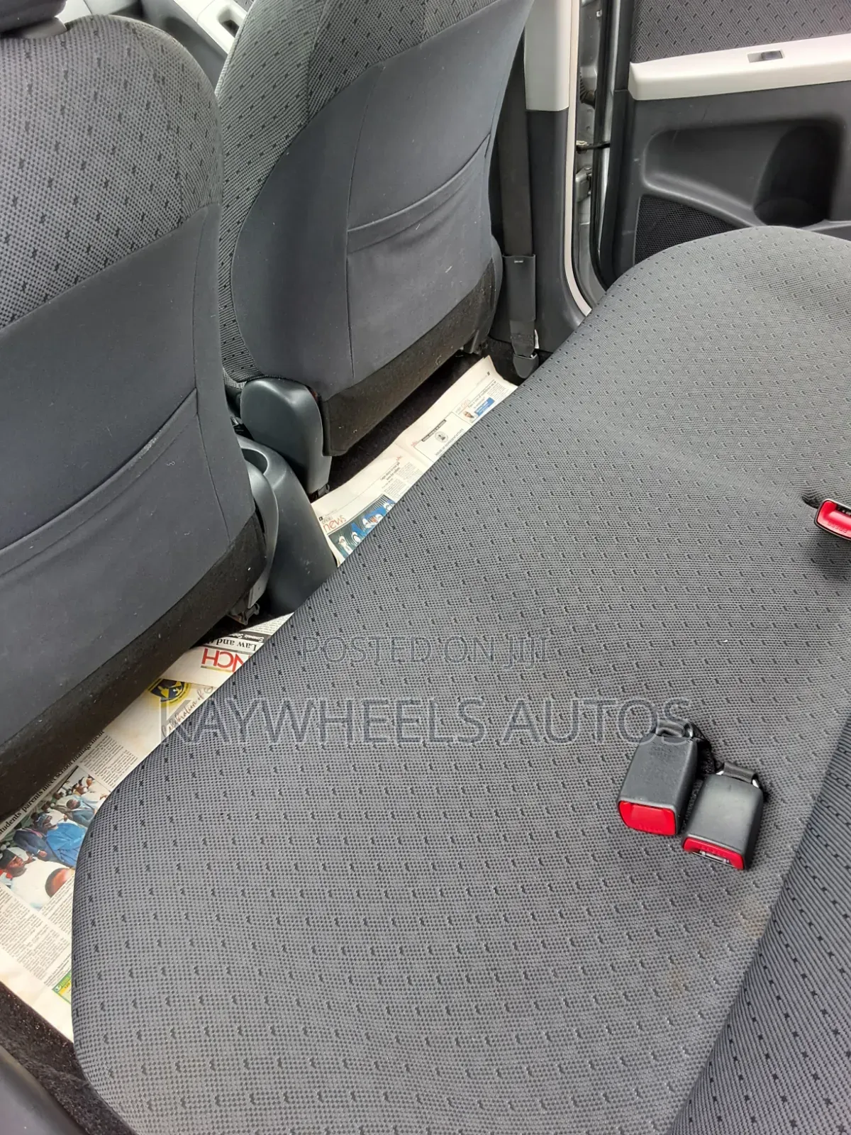 Toyota Yaris Base Hatchback 5dr 2010 Silver