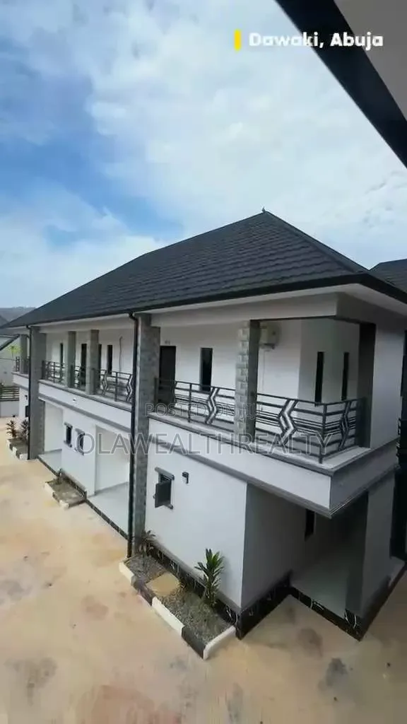 3bdrm Duplex in Dawaki for rent