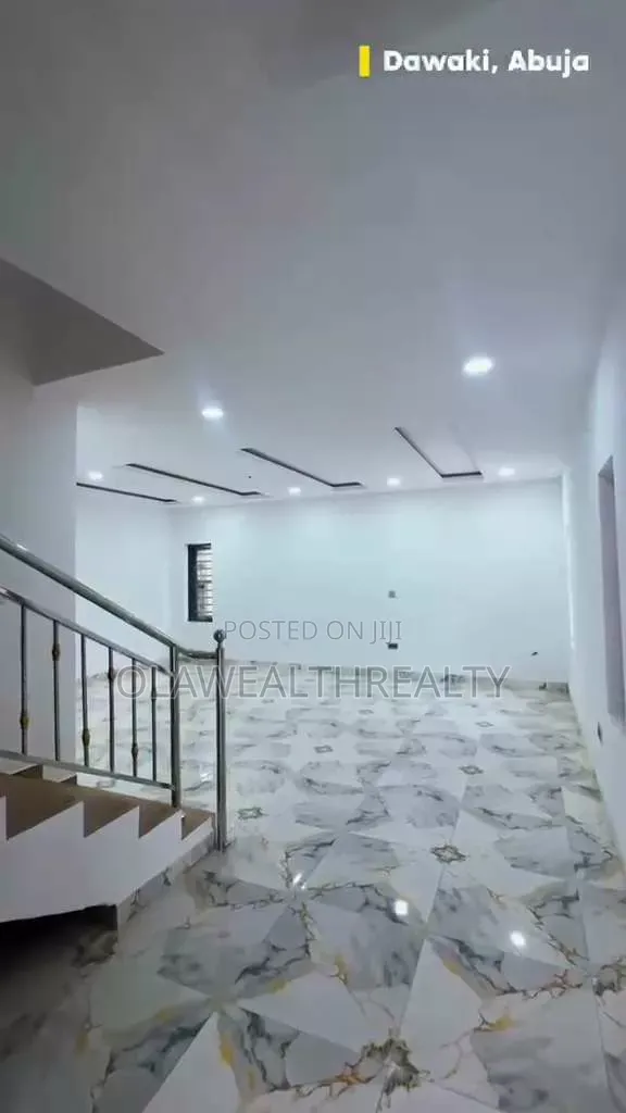 3bdrm Duplex in Dawaki for rent