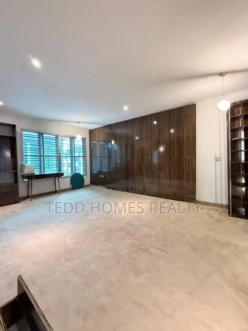 4bdrm Townhouse / Terrace in Ikate for rent
