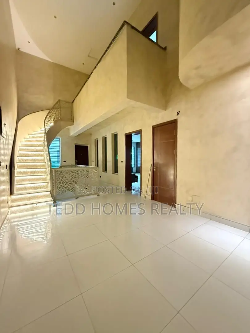 4bdrm Townhouse / Terrace in Ikate for rent