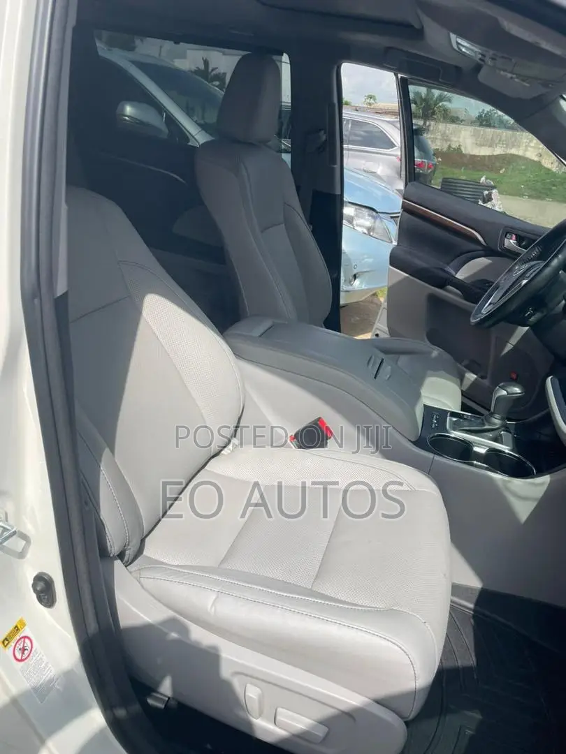 Toyota Highlander Limited 4dr SUV AWD (3.5L 6cyl 6A) 2015 White