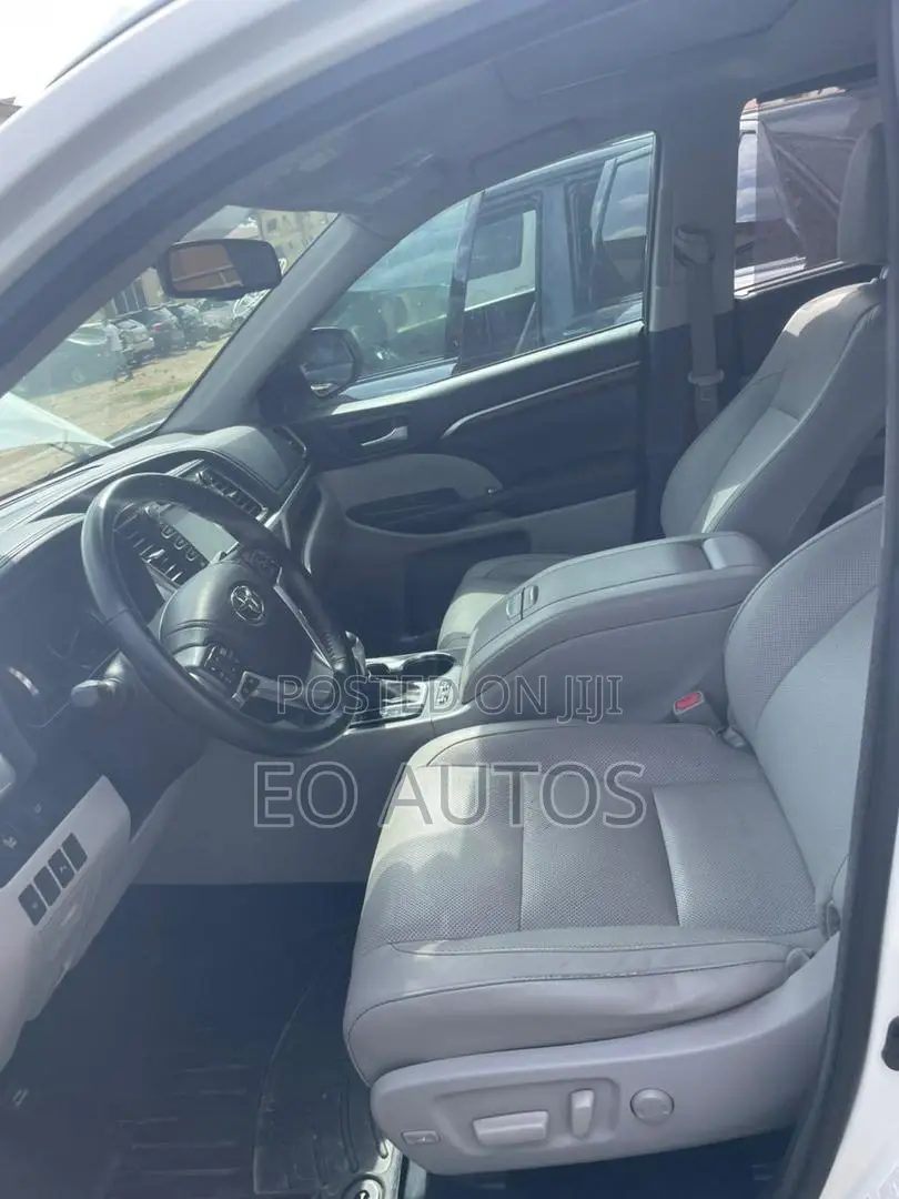 Toyota Highlander Limited 4dr SUV AWD (3.5L 6cyl 6A) 2015 White