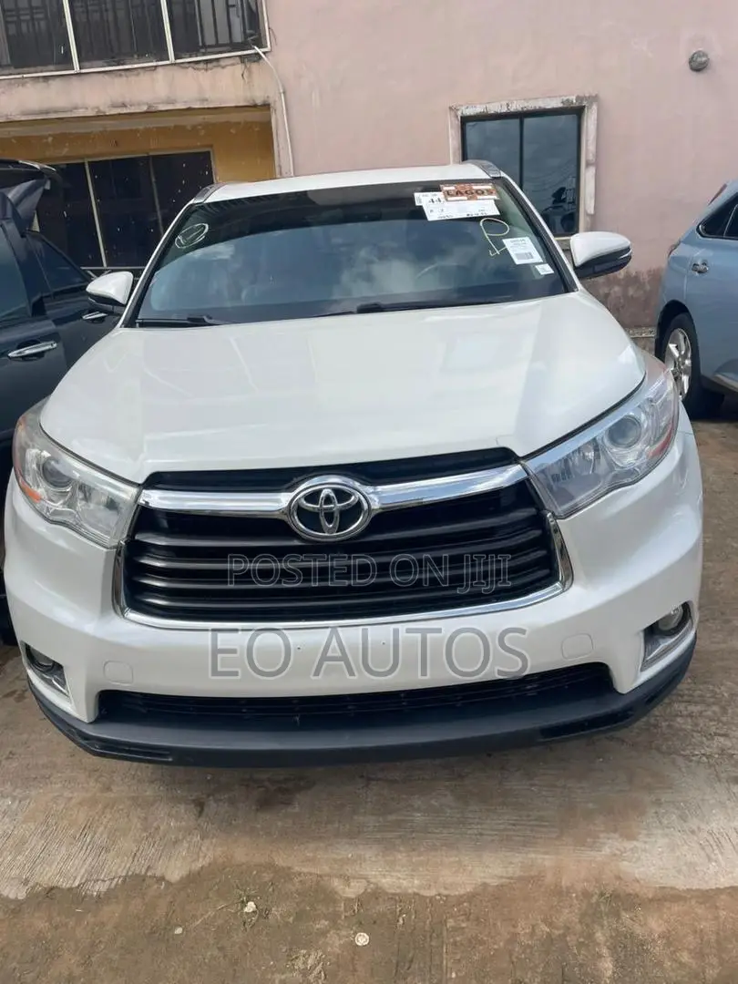 Toyota Highlander Limited 4dr SUV AWD (3.5L 6cyl 6A) 2015 White