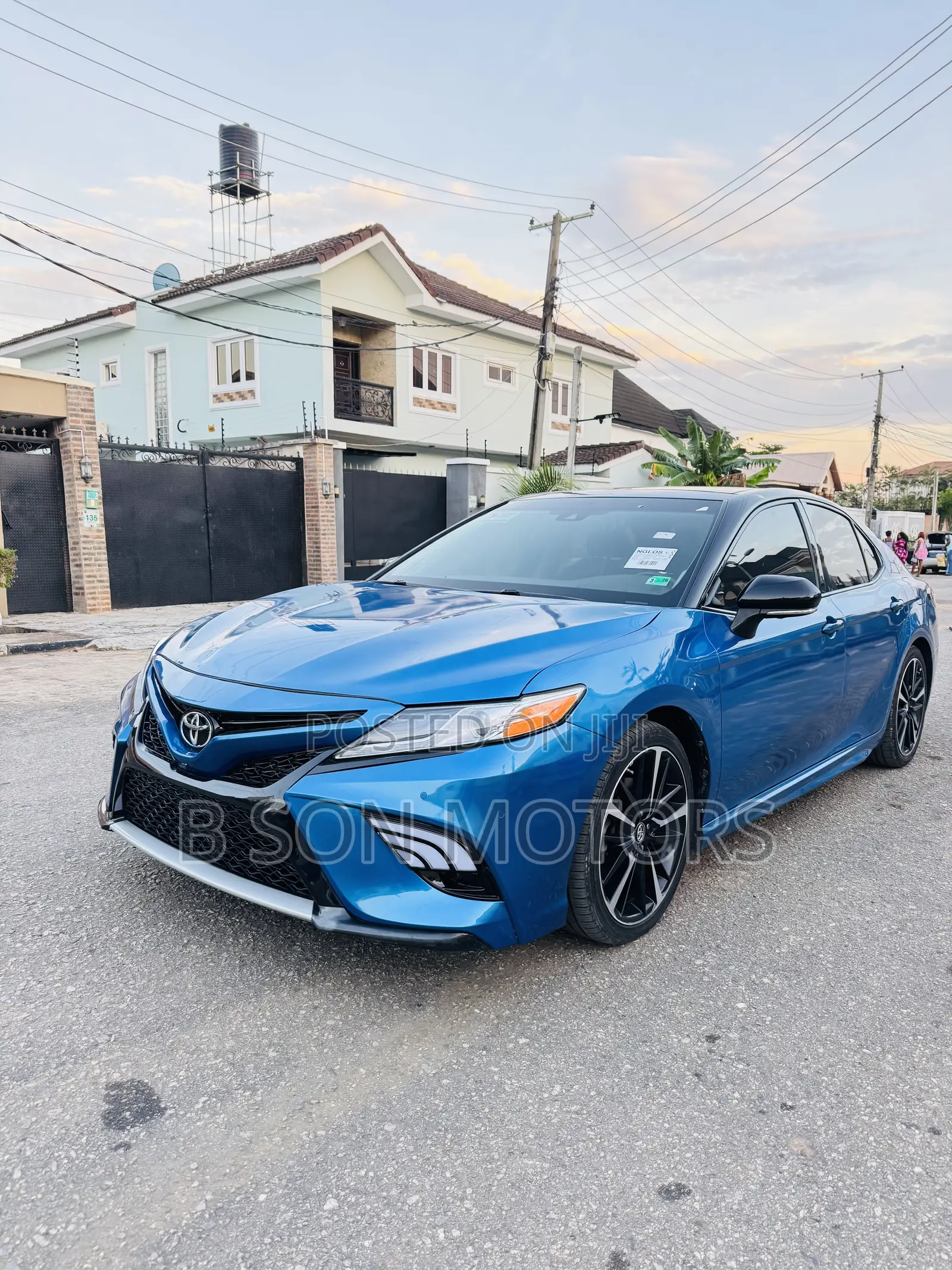 Toyota Camry XSE V6 (3.5L V6 8A) 2019 Blue