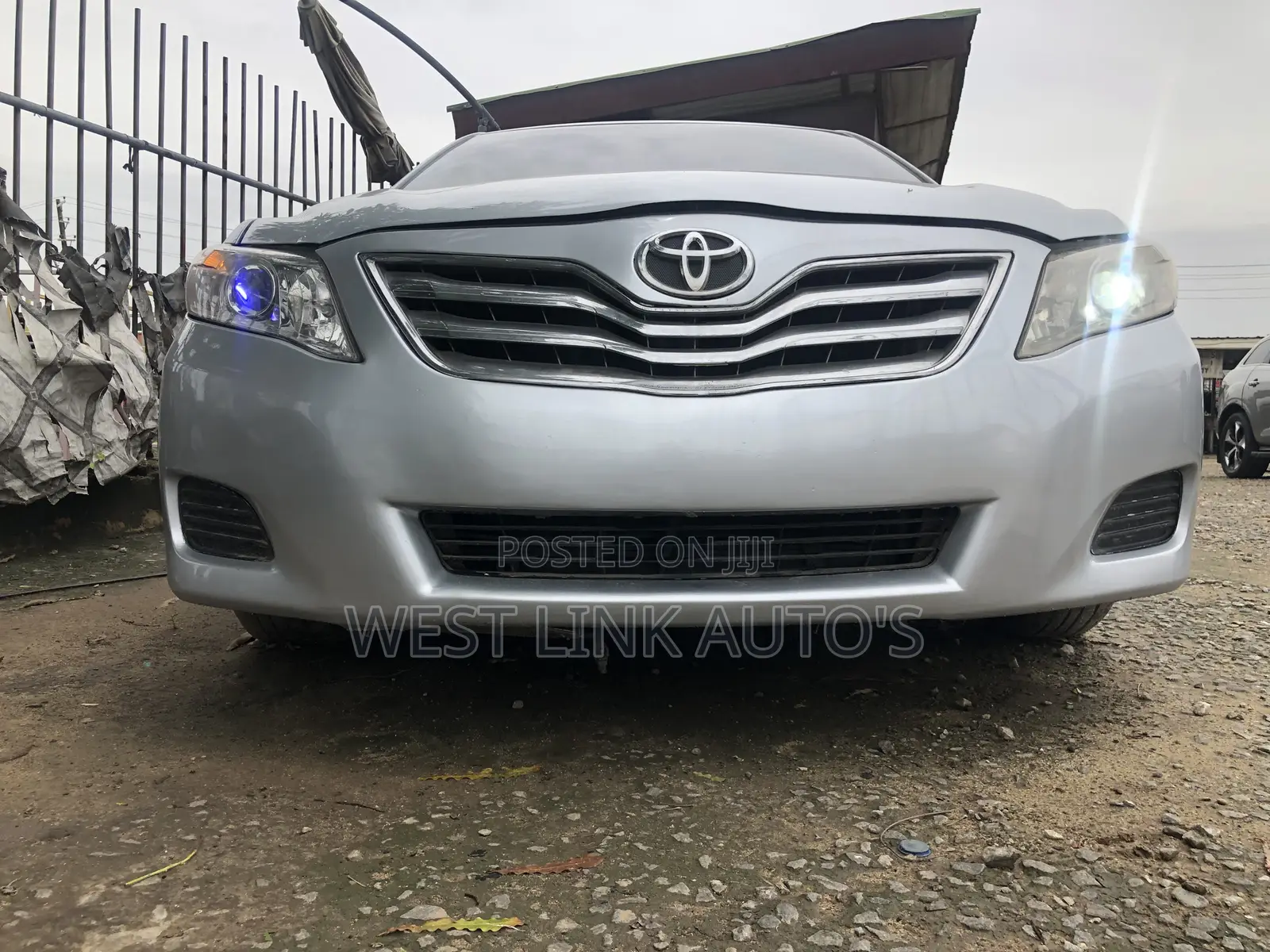 Toyota Camry LE 4dr Sedan (2.5L 4cyl 6AM) 2010 Silver
