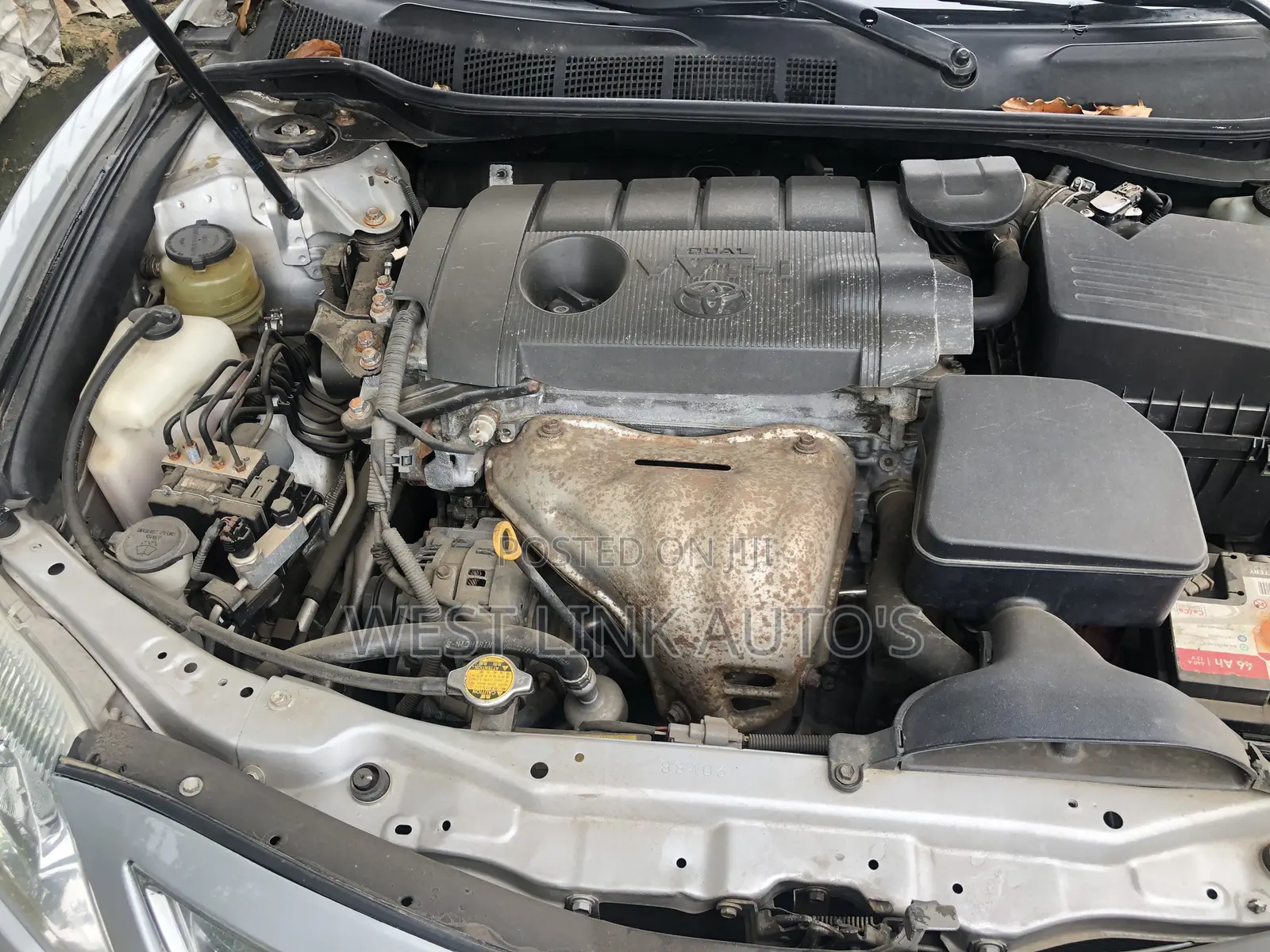 Toyota Camry LE 4dr Sedan (2.5L 4cyl 6AM) 2010 Silver