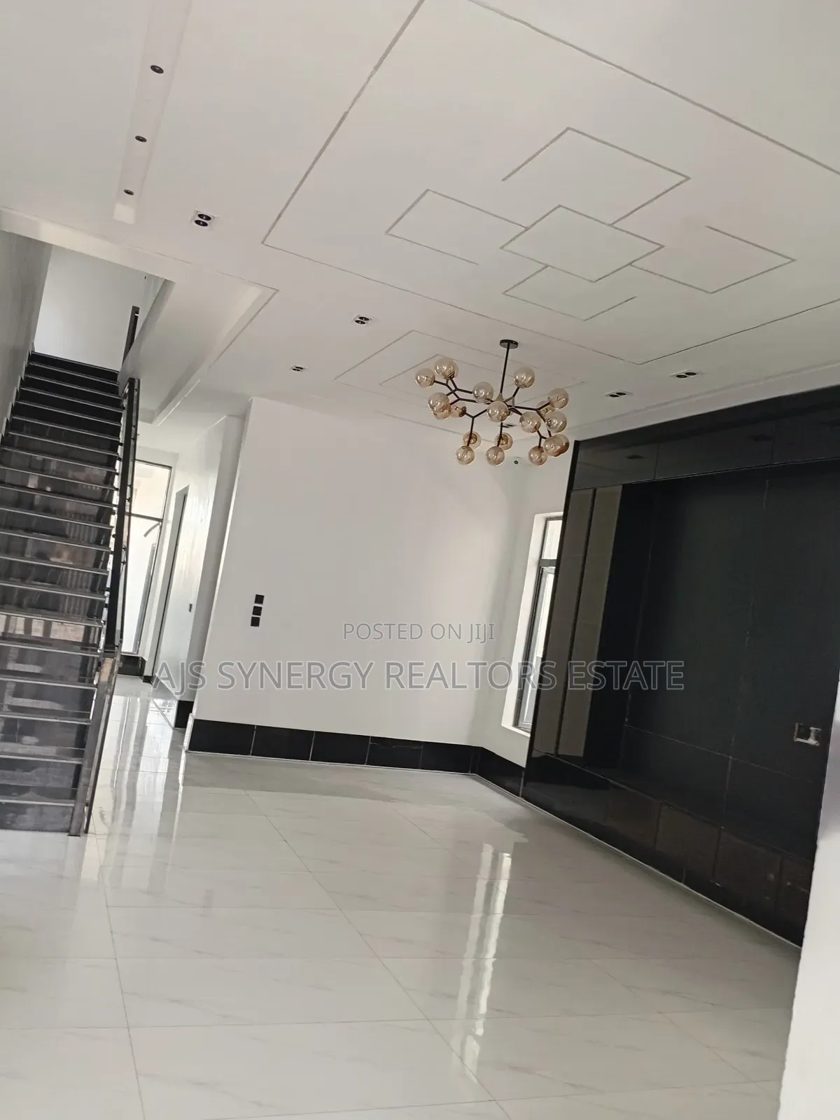5bdrm Duplex in Sunshine Estate, Sangotedo for sale