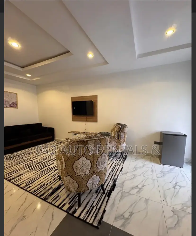 1 Bedroom Apartment in Wuye With a Balcony