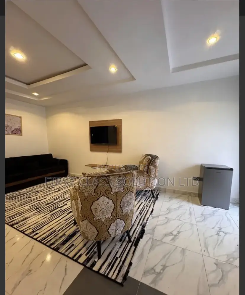 1 Bedroom Apartment in Wuye With a Balcony