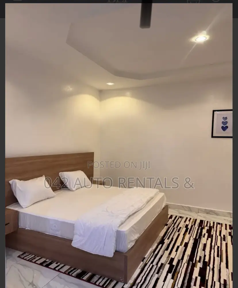 1 Bedroom Apartment in Wuye With a Balcony