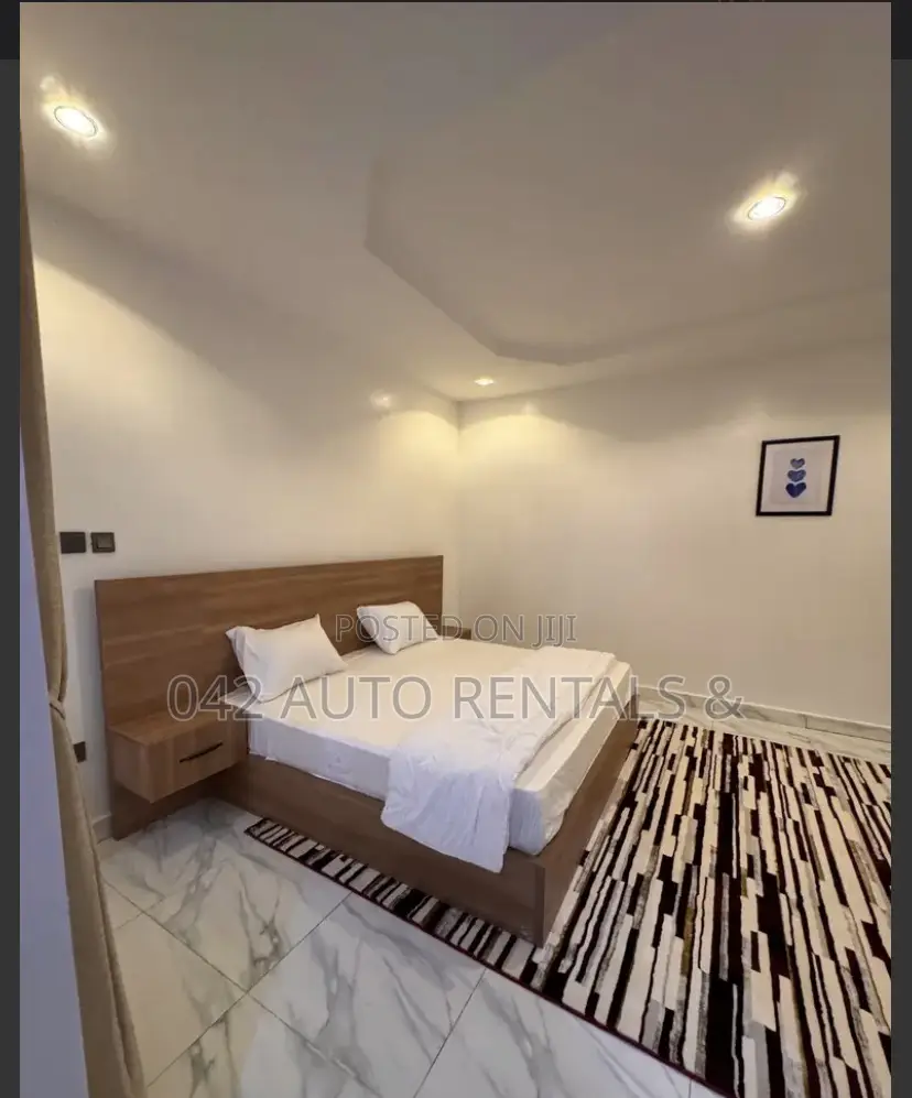 1 Bedroom Apartment in Wuye With a Balcony