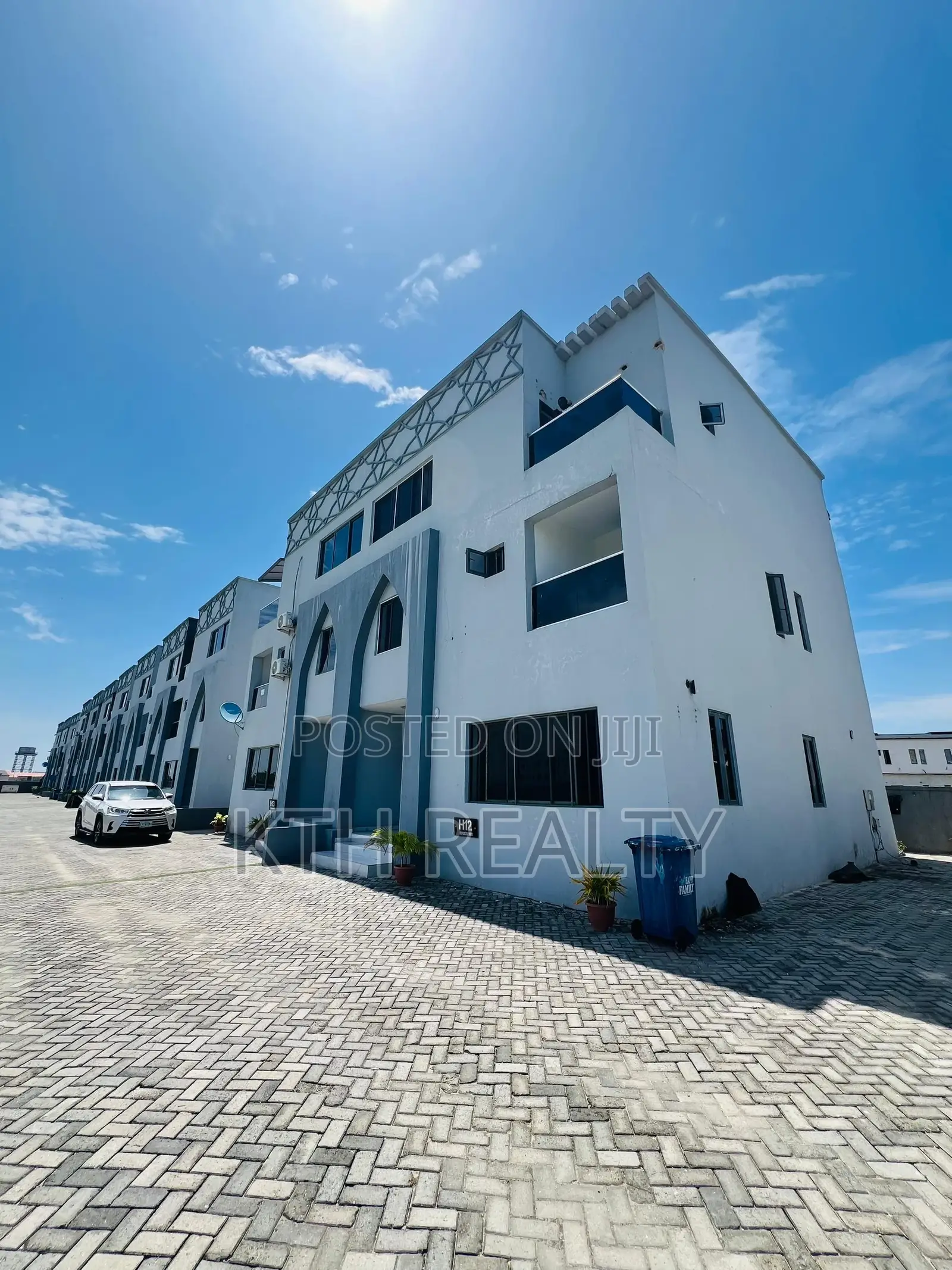 4bdrm Duplex in After The Round, Lekki Phase 2 for rent