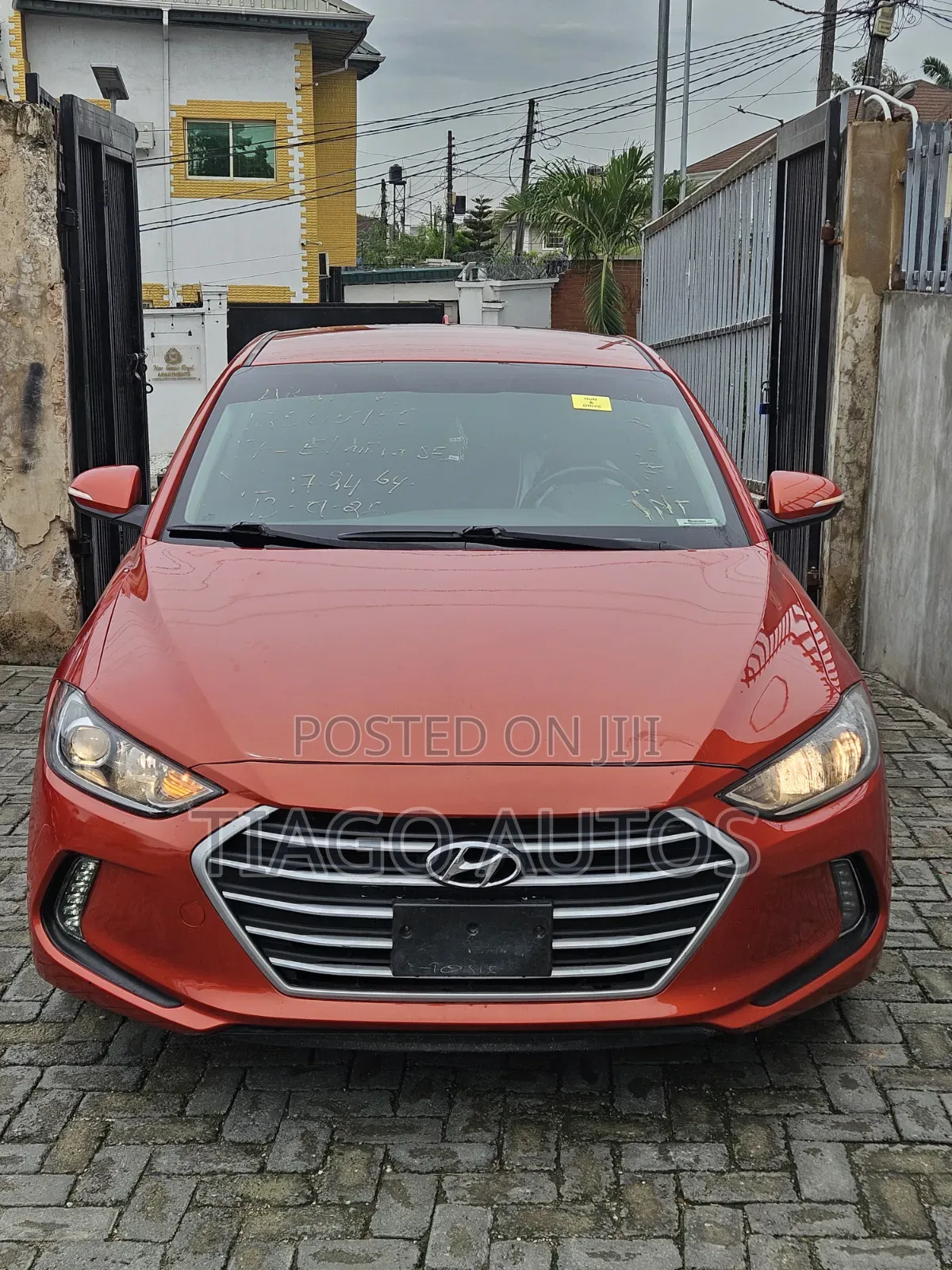 Hyundai Elantra SE Sedan FWD (1.8L 4cyl 6A) 2016 Orange