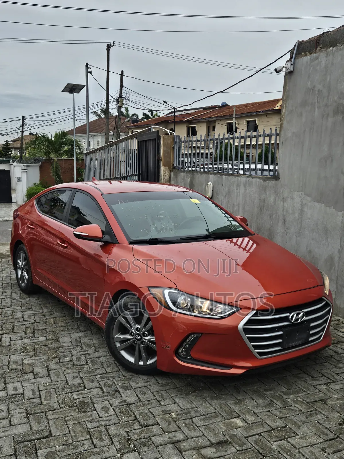 Hyundai Elantra SE Sedan FWD (1.8L 4cyl 6A) 2016 Orange