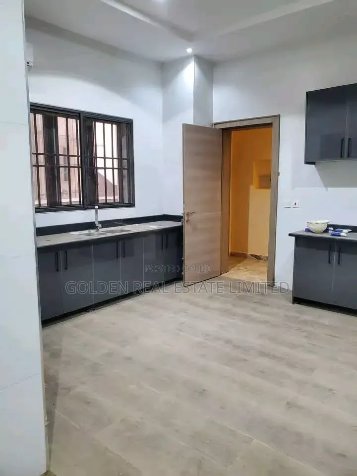 4bdrm Townhouse / Terrace in Asokoro for rent