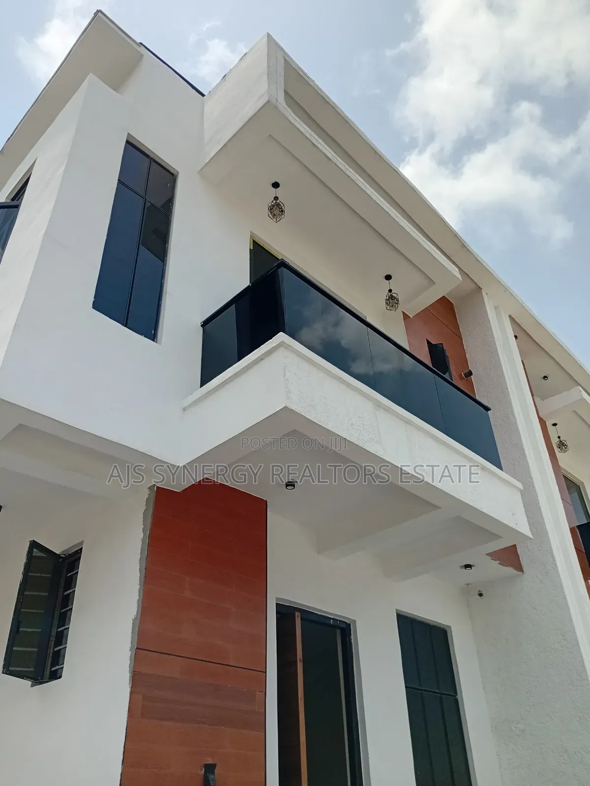 4bdrm Duplex in Sunshine, Sangotedo for sale